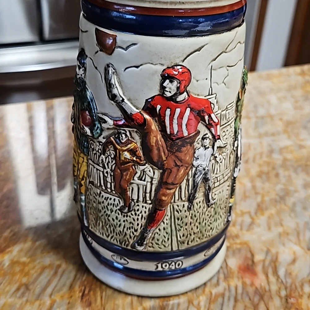 AVON 1983 3D Lidded History of Great American FOOTBALL beer stein cup mug